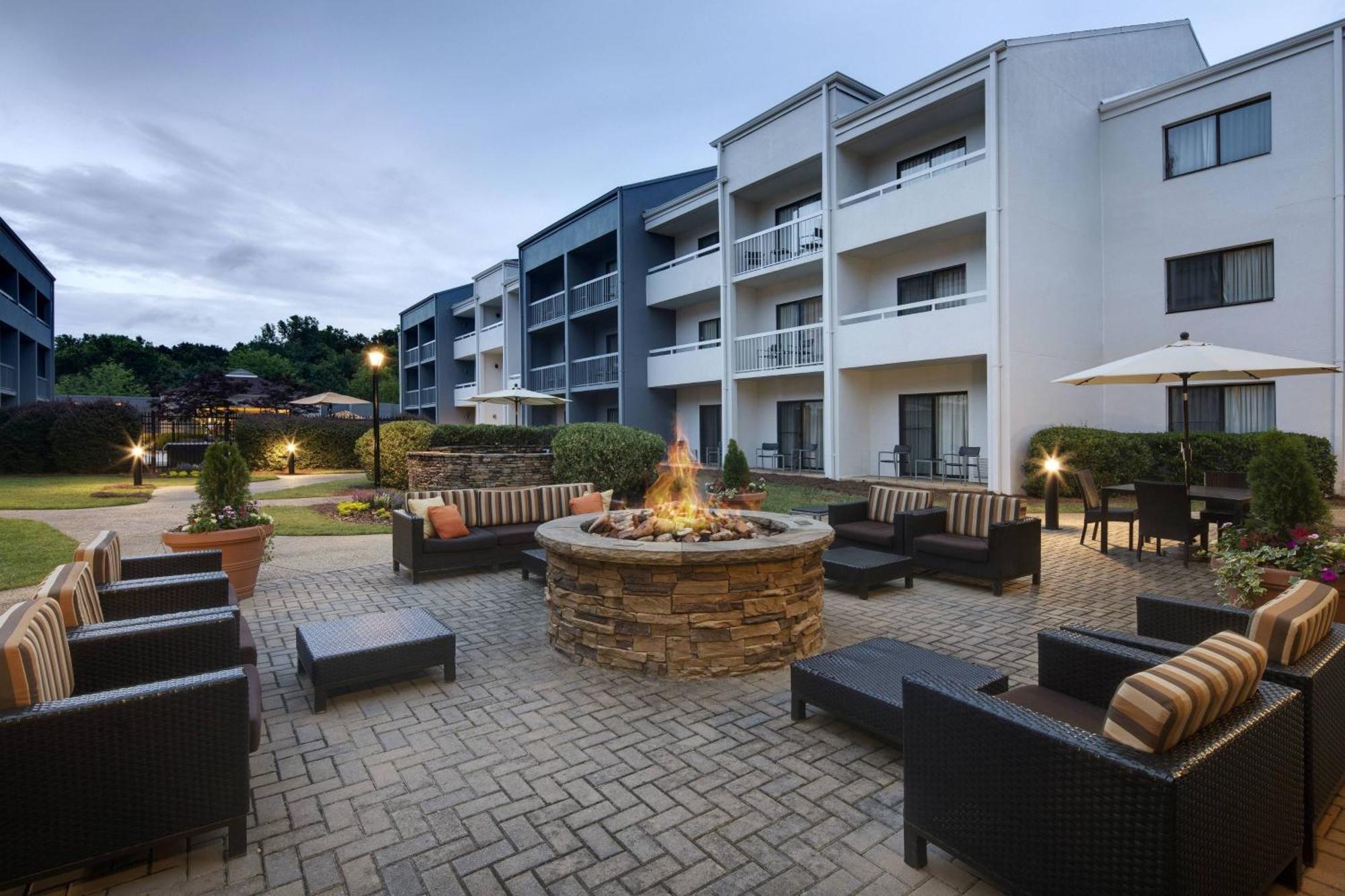 Courtyard Atlanta Marietta/I-75 North Hotel Exterior foto